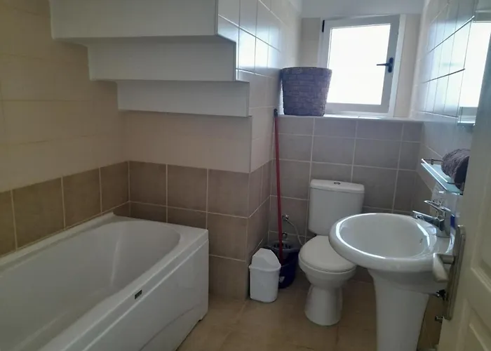 Crystal Bay Marina B3-5 アパート *